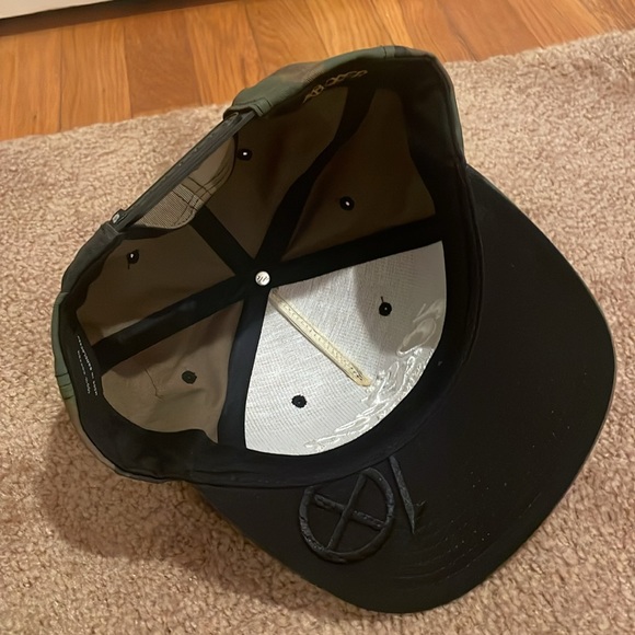 10.Deep Camo SnapBack and Five Panel Hat - Picture 5 of 9